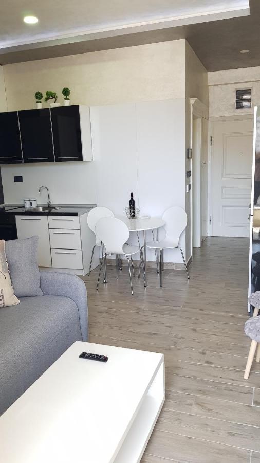Lux Apartments Huma