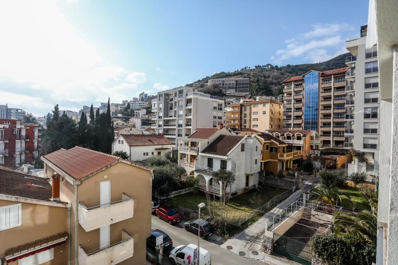 Lux Apartments Huma